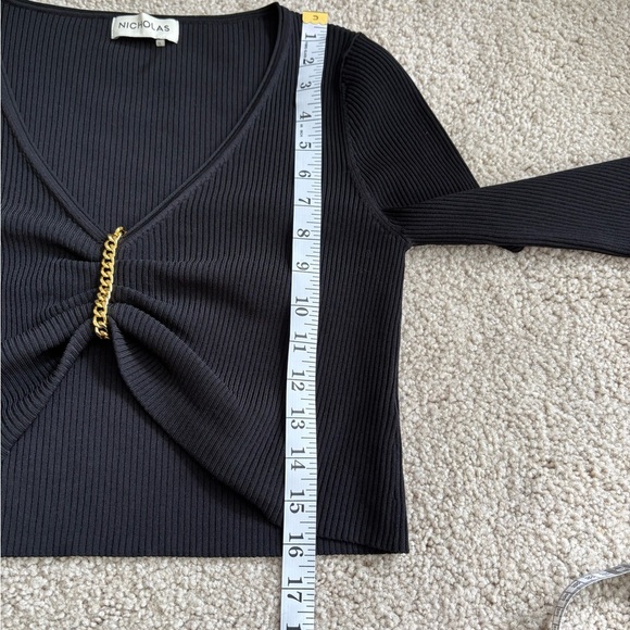 NICHOLAS black rib knit v neck gold chain detail cropped long sleeve top Medium - Picture 12 of 14